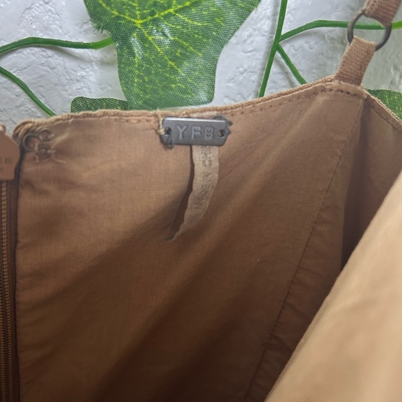 YFB Tan V-Neck Sleeveless Jumpsuit with Relaxed Silhouette YFB - Picture 4 of 4